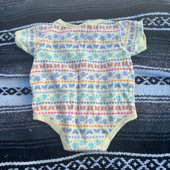 VINTAGE MCKIDS YELLOW GARDEN GRAPHIC ONE PIECE OUTFIT SIZE 3/6 MONTHS - Picture 2 of 3